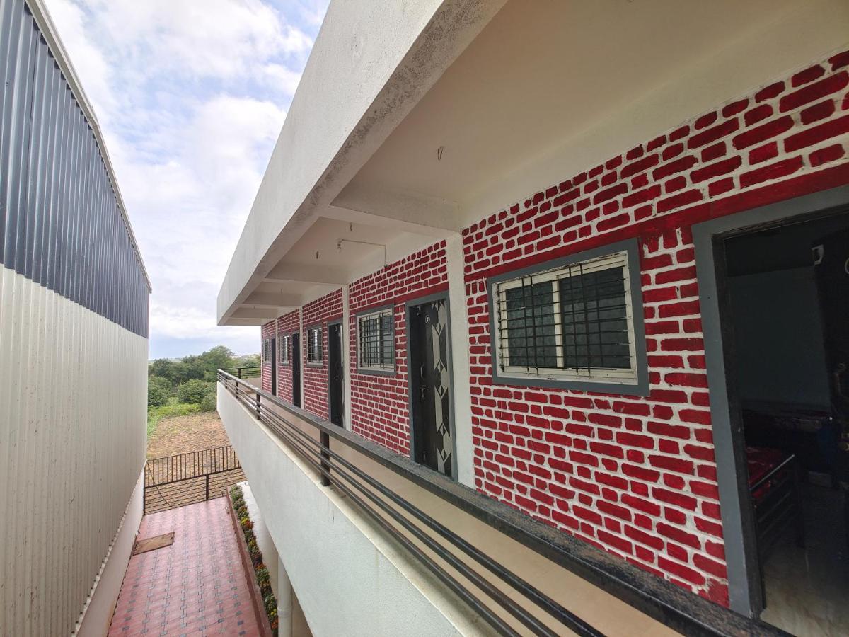 Fulgulab Lawns And Home Stay Junnar Bagian luar foto